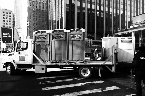 Best Porta potty delivery and setup  in Edmonds, WA