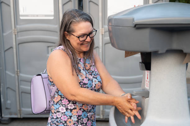 Best Portable toilet rental cost  in Edmonds, WA